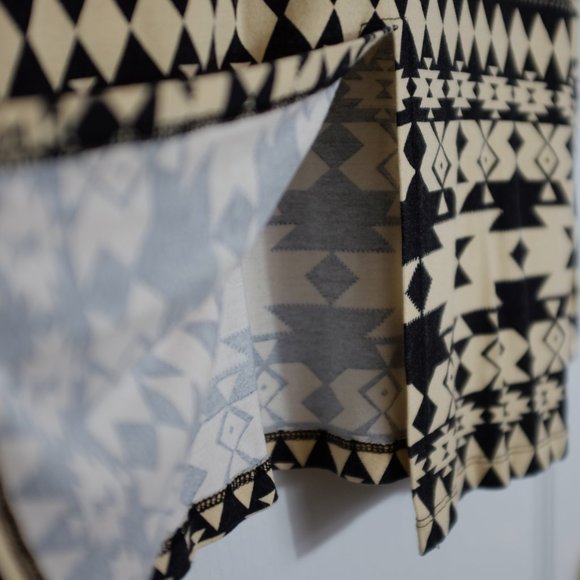 COPY - Signature weekend Aztec Print Tunic M - Picture 7 of 9